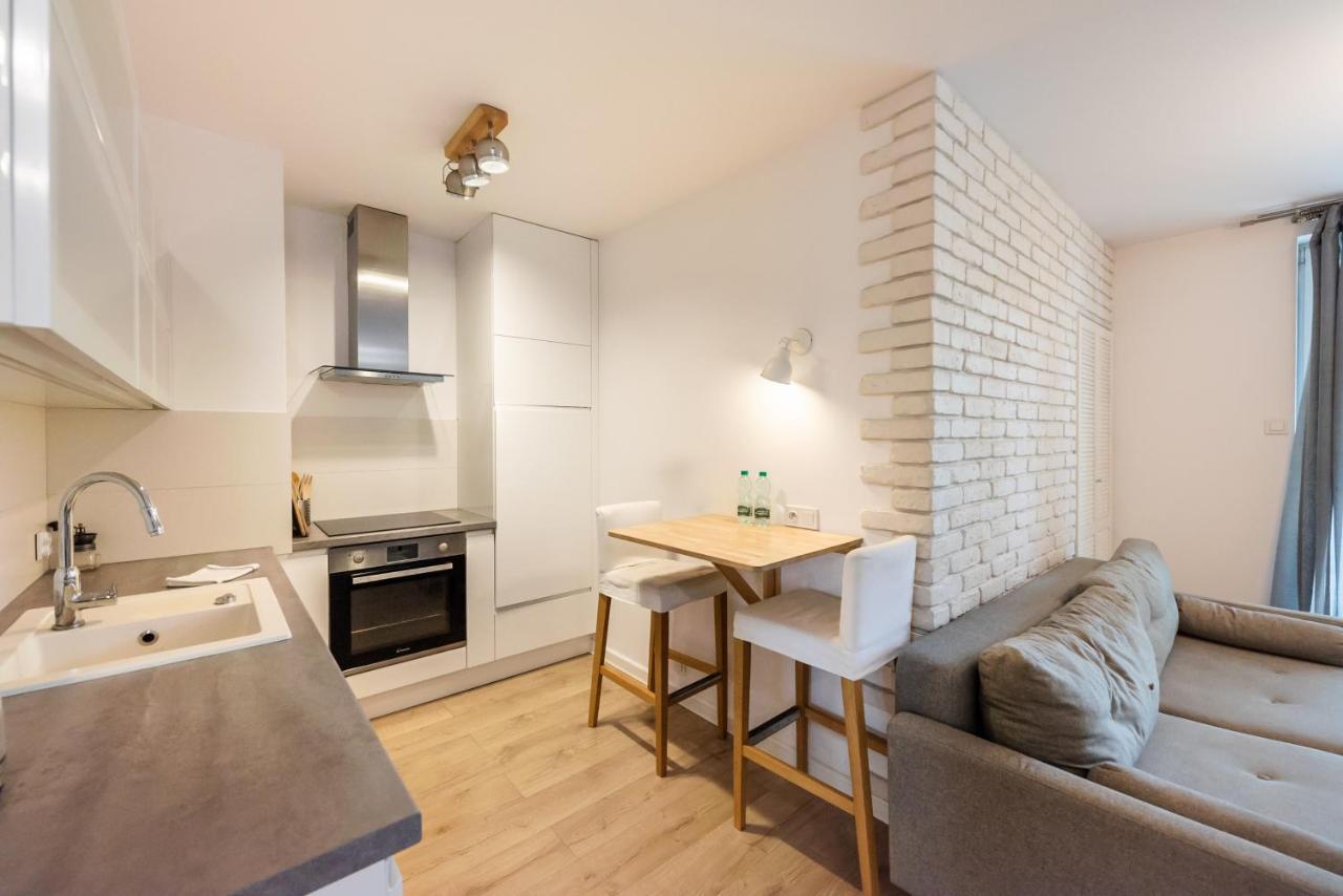Sluzew Manhattan Place Apartment ワルシャワ エクステリア 写真