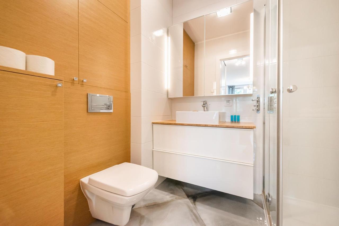 Sluzew Manhattan Place Apartment ワルシャワ エクステリア 写真