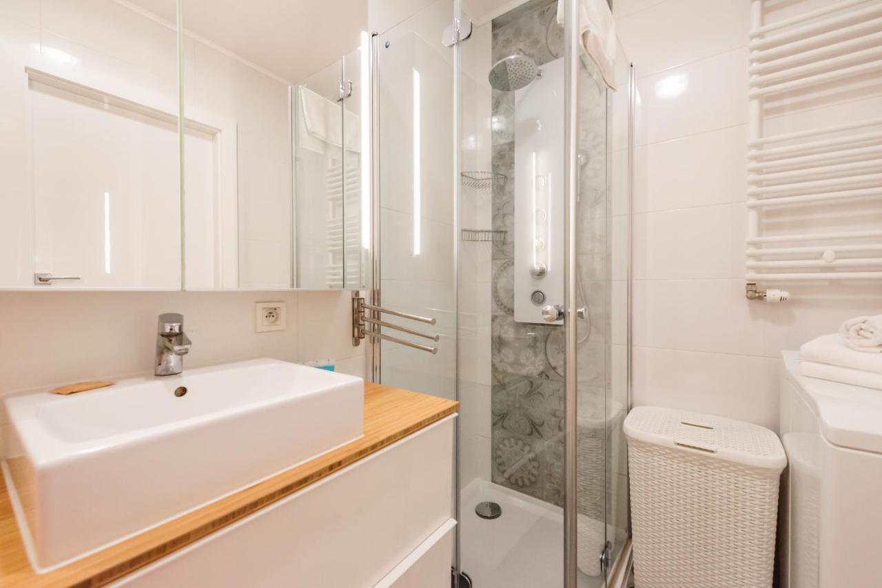 Sluzew Manhattan Place Apartment ワルシャワ エクステリア 写真