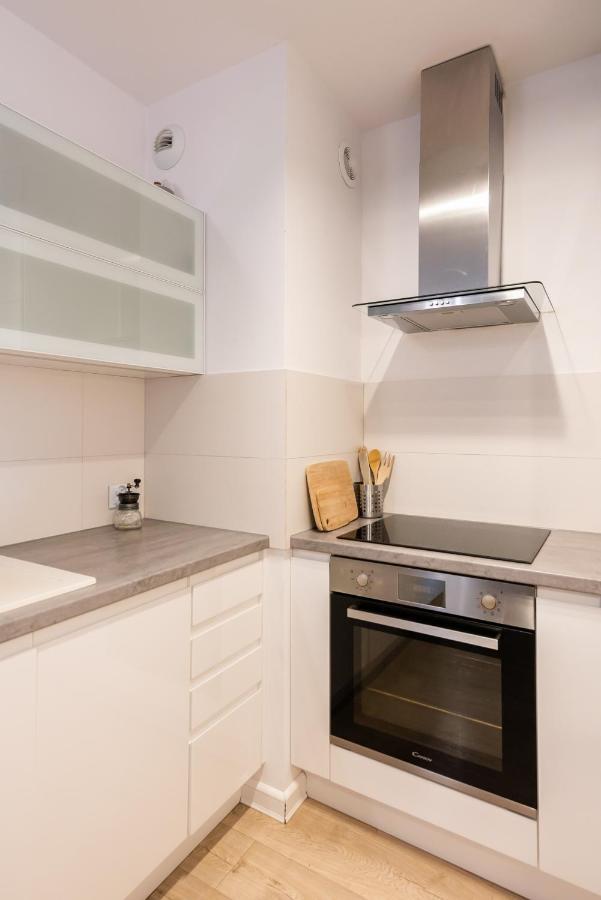 Sluzew Manhattan Place Apartment ワルシャワ エクステリア 写真